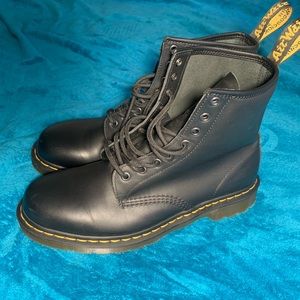 Black size 12 lace up boots